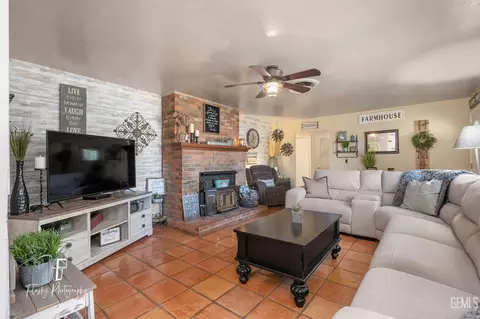 917 Devore Ave, Bakersfield, CA 93308 photo 8