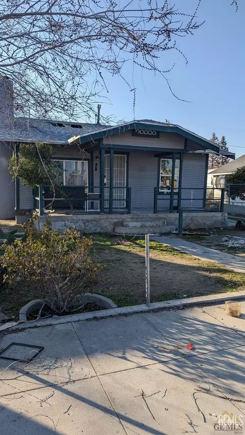 203 Jackson St, Taft, CA 93268 photo 2