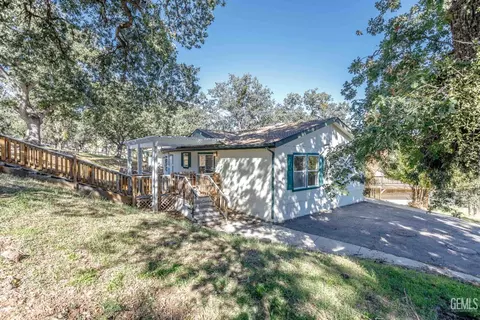 17894 Saint Moritz Dr, Tehachapi, CA 93561 photo 4