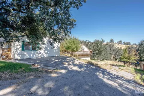 17894 Saint Moritz Dr, Tehachapi, CA 93561 photo 5