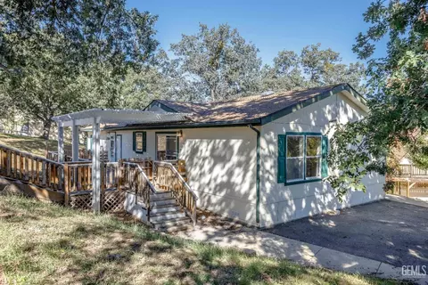 17894 Saint Moritz Dr, Tehachapi, CA 93561 photo 3