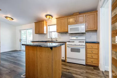 17894 Saint Moritz Dr, Tehachapi, CA 93561 photo 19