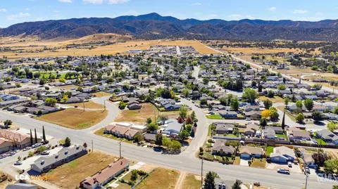 21500 Circle Dr, Tehachapi, CA 93561 photo 11