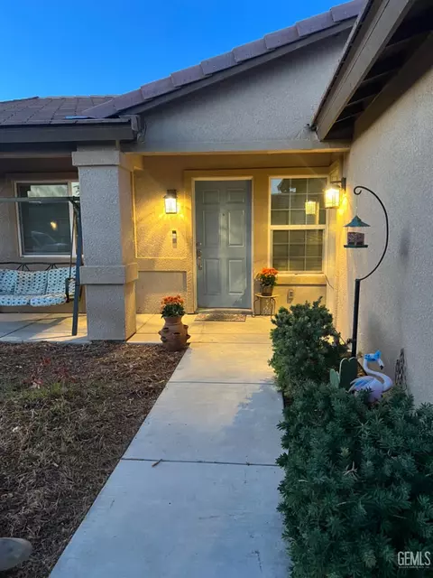 604 Aussie Ave, Bakersfield, CA 93307 photo 2
