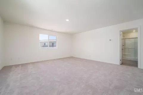 7805 Raspberry Ave, Bakersfield, CA 93313 photo 8