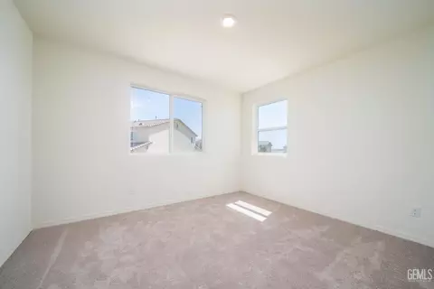 7805 Raspberry Ave, Bakersfield, CA 93313 photo 7