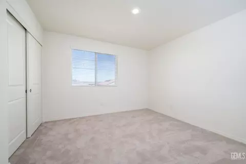 7805 Raspberry Ave, Bakersfield, CA 93313 photo 5