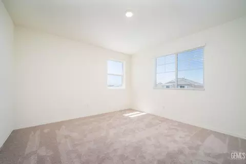 7805 Raspberry Ave, Bakersfield, CA 93313 photo 6