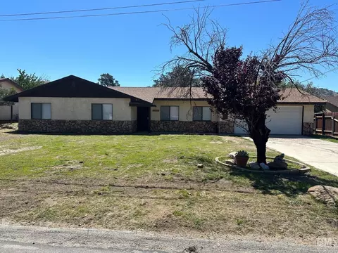 17070 Bold Venture Dr, Tehachapi, CA 93561 photo 1