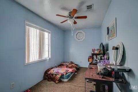 Bedroom - 513 A St, Taft, CA 93268 photo 3 of 5