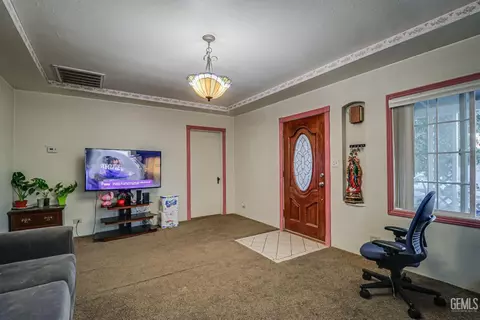Bedroom - 513 A St, Taft, CA 93268 photo 1 of 5