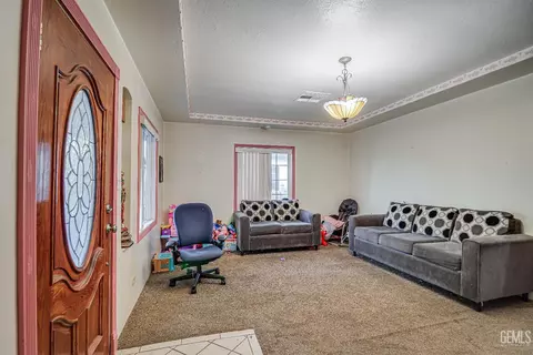 Other - 513 A St, Taft, CA 93268 photo 1 of 2