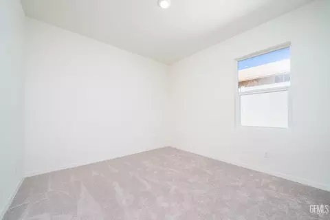 7910 Raspberry Ave, Bakersfield, CA 93313 photo 5