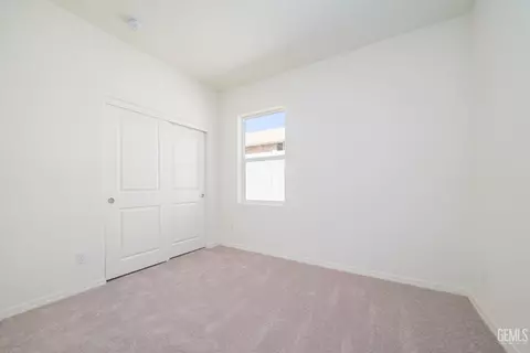 7910 Raspberry Ave, Bakersfield, CA 93313 photo 4