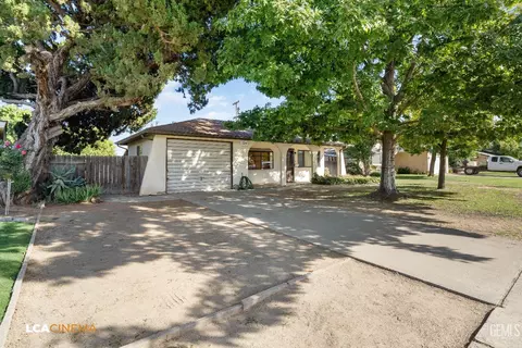 524 Harris Dr, Shafter, CA 93263 photo 4