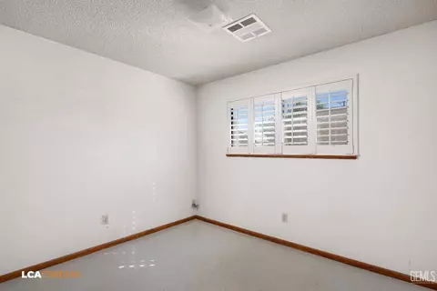 524 Harris Dr, Shafter, CA 93263 photo 5