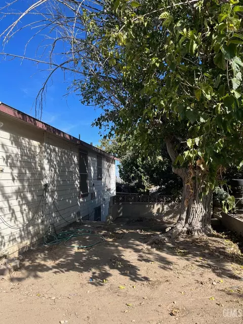 716 B, Taft, CA 93268 photo 6