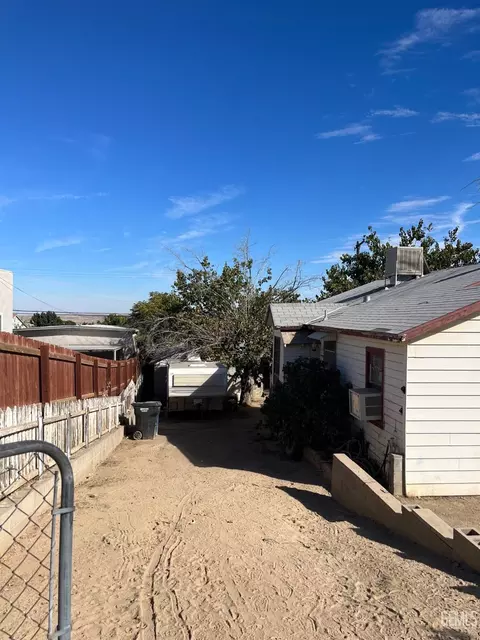 716 B, Taft, CA 93268 photo 5