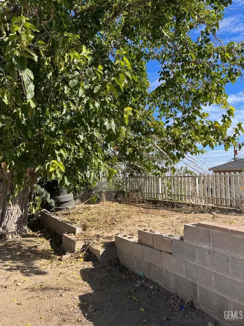 716 B, Taft, CA 93268 photo 7