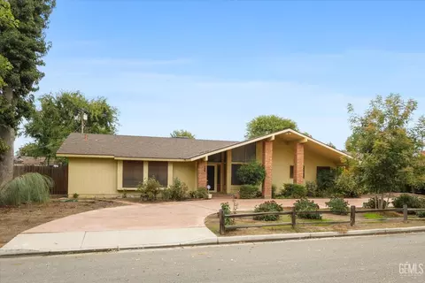 430 Pine St, Shafter, CA 93263 photo 5