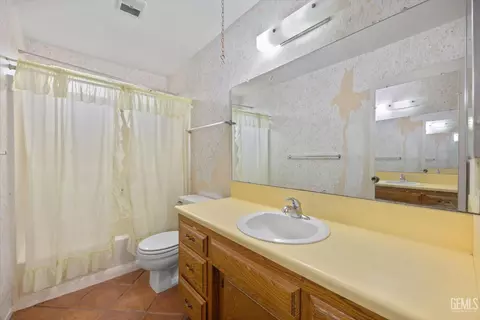 430 Pine St, Shafter, CA 93263 photo 19