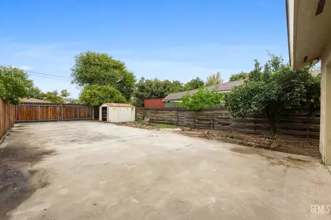 430 Pine St, Shafter, CA 93263 photo 24