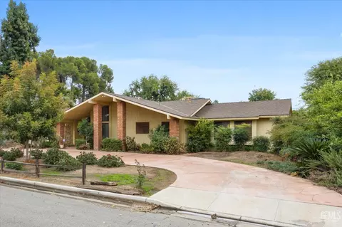 430 Pine St, Shafter, CA 93263 photo 4