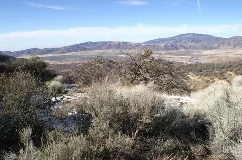 23360 Constance Way, Tehachapi, CA 93561 photo 2