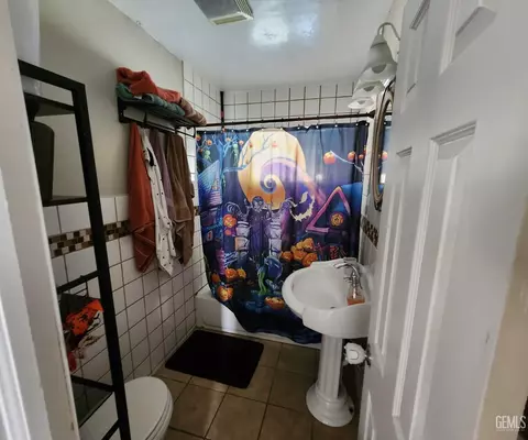 208 E San Emidio St, Taft, CA 93268 photo 10