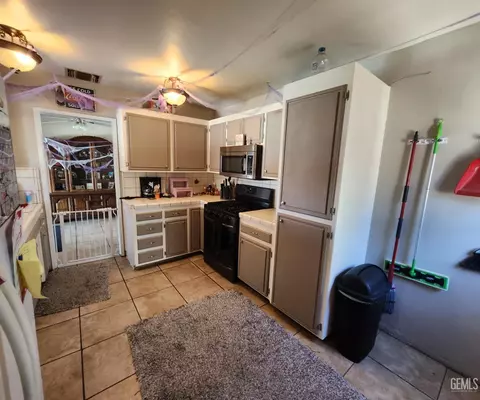 208 E San Emidio St, Taft, CA 93268 photo 12