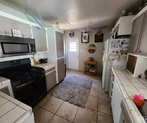 208 E San Emidio St, Taft, CA 93268 photo 11