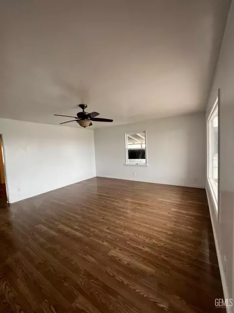 209 F St, Taft, CA 93268 photo 10