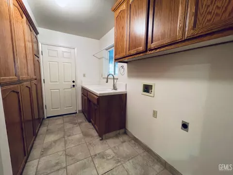 314 Bree Dr, Shafter, CA 93263 photo 29
