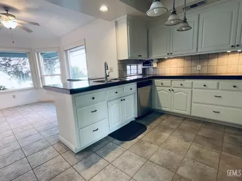 314 Bree Dr, Shafter, CA 93263 photo 12