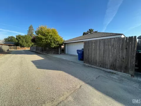 314 Bree Dr, Shafter, CA 93263 photo 41