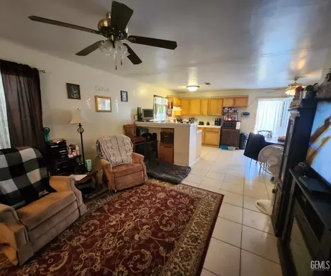 214 Lierly Ave, Taft, CA 93268 photo 5