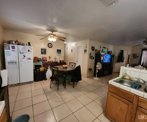 214 Lierly Ave, Taft, CA 93268 photo 8