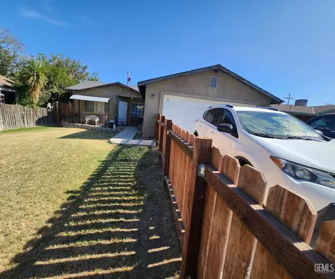 214 Lierly Ave, Taft, CA 93268 photo 4