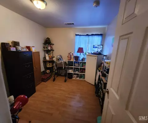 214 Lierly Ave, Taft, CA 93268 photo 17