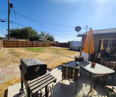 214 Lierly Ave, Taft, CA 93268 photo 19