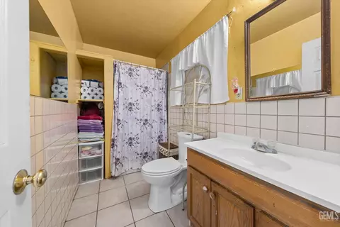 8313 Collison St, Lamont, CA 93241 photo 15