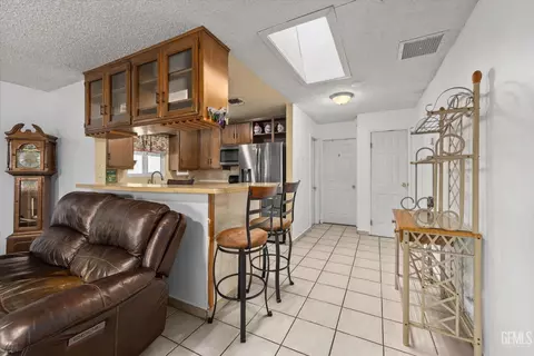 8313 Collison St, Lamont, CA 93241 photo 6