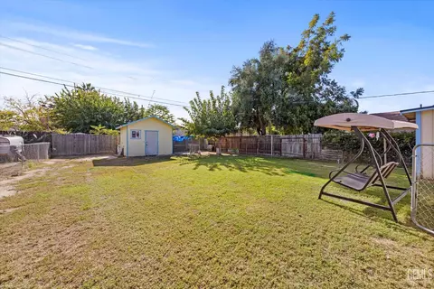 8313 Collison St, Lamont, CA 93241 photo 16