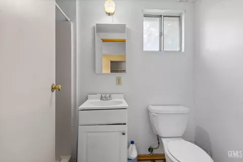8313 Collison St, Lamont, CA 93241 photo 27