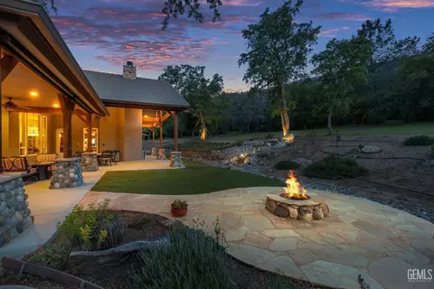 28357 Silverberry Ct, Keene, CA 93531 photo 2