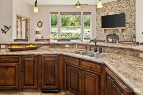 28357 Silverberry Ct, Keene, CA 93531 photo 32