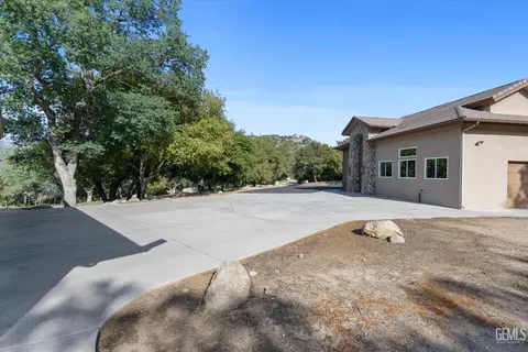 28357 Silverberry Ct, Keene, CA 93531 photo 56