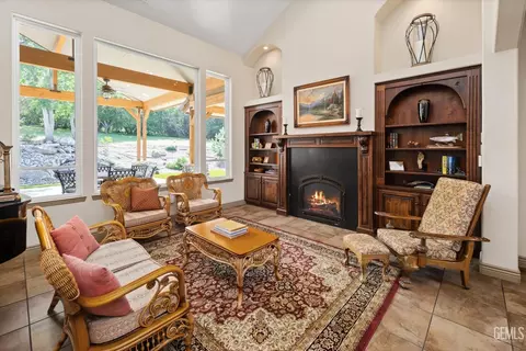 28357 Silverberry Ct, Keene, CA 93531 photo 17