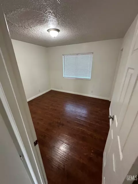 15890 Edwin St, Mojave, CA 93501 photo 8