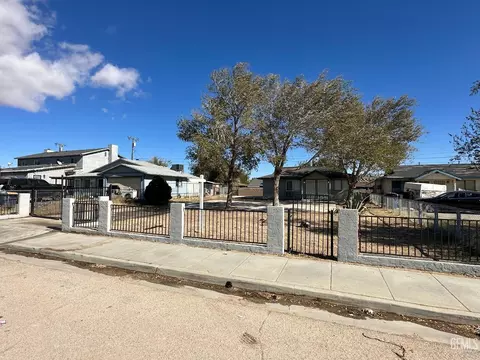 15890 Edwin St, Mojave, CA 93501 photo 27